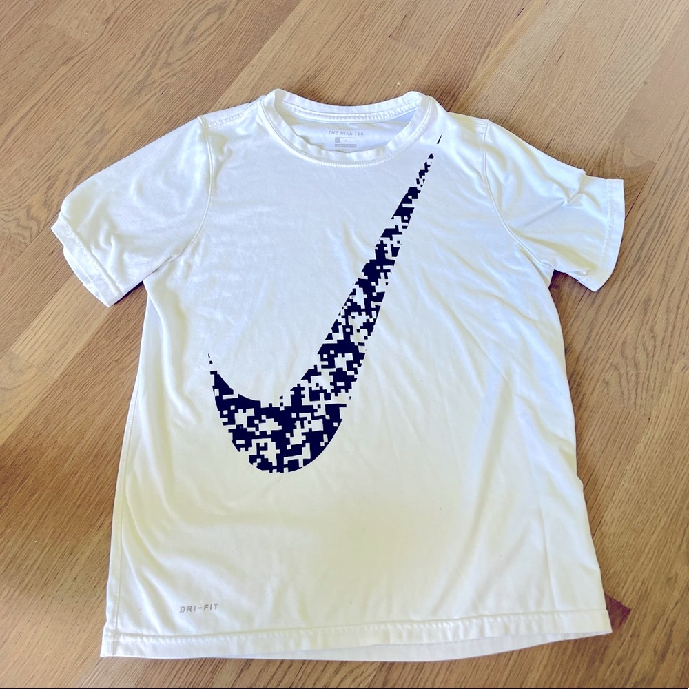 NIKE Dri Fit Swish Print Logo Tee. Size Large.
